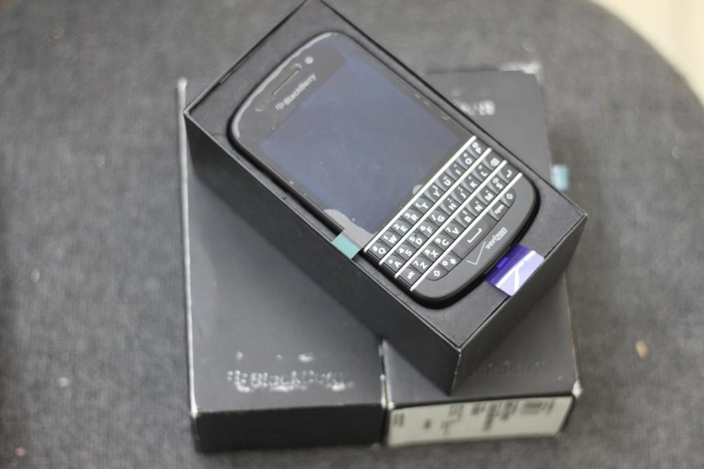 blackberry hàng hot . Z10 new fb  , Q10 , 9900 like new, 9780 ,9700 virgin cực độc . - 24