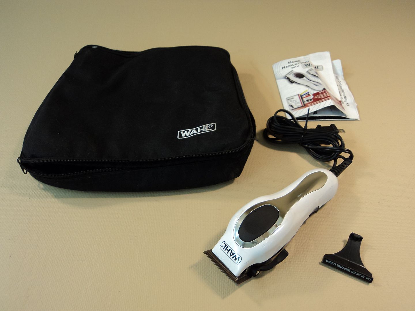 Wahl Deluxe Style Pro Clipper White/Black Includes Carry Case MC3 eBay