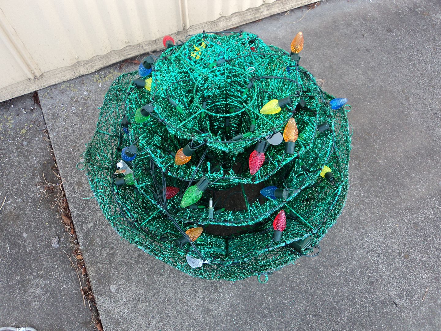 Philips 5 Foot LED Lighted Tree Indoor Outdoor 200 Lights 901842 Xmas