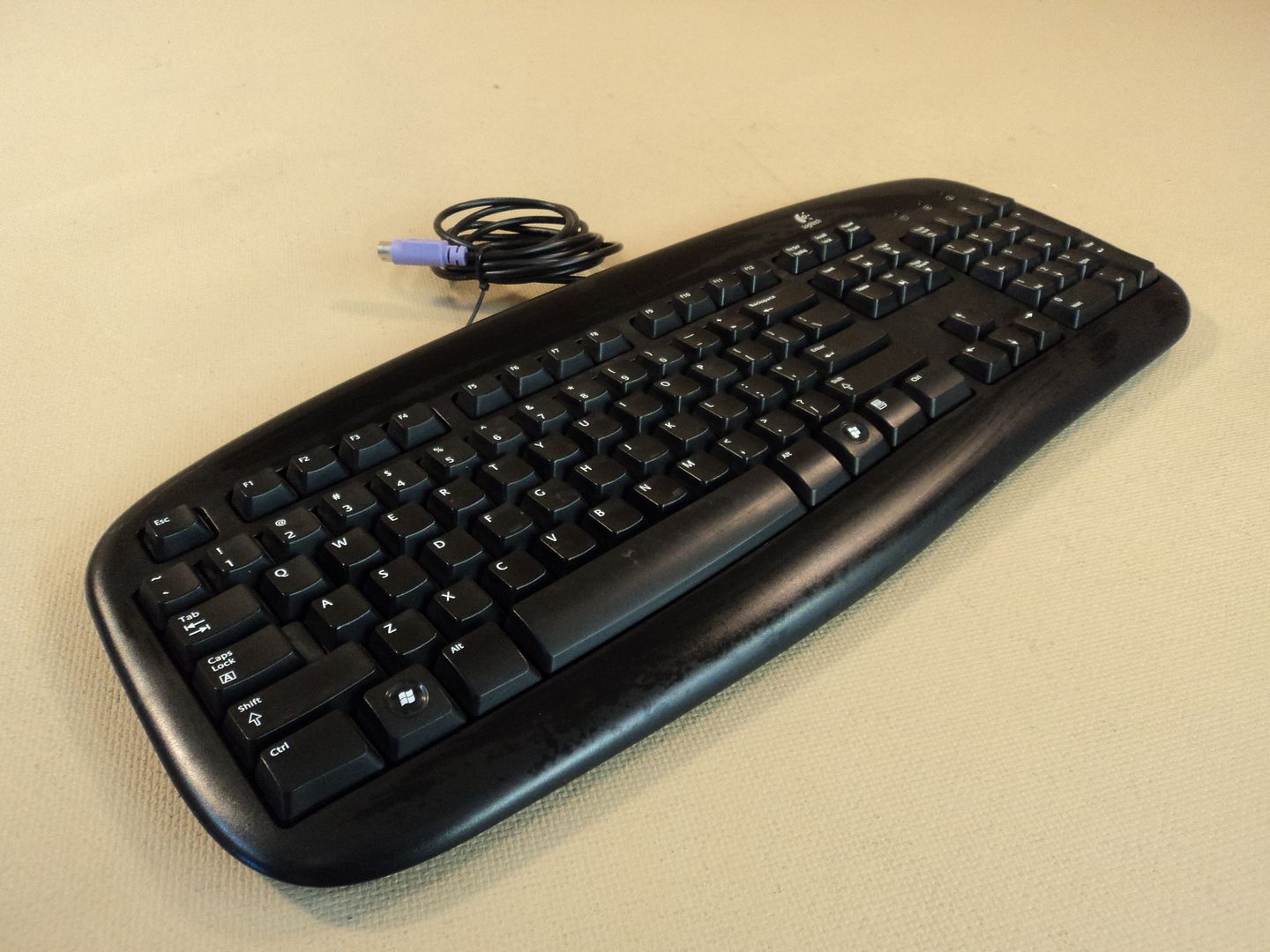 Logitech Deluxe Computer Keyboard PS2 Black PS/2 YSU61 8680260403 eBay