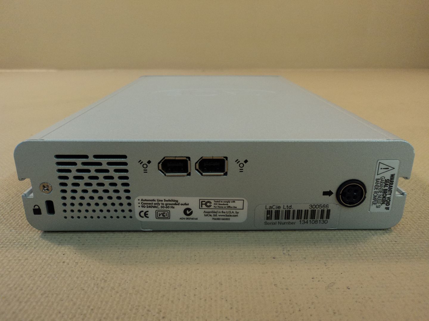 LaCie CDRW Rewritable Drive External Firewire 52x32x52x 80ms 300566 d2