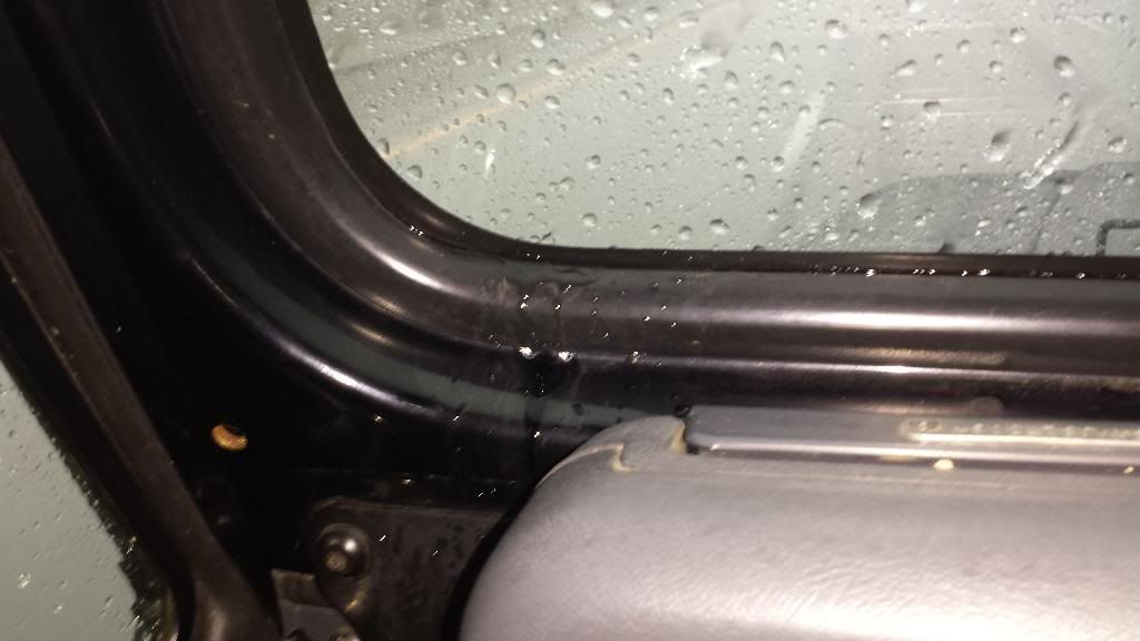 Anyone with this windshield leaking problem Jeep Enthusiast Forums